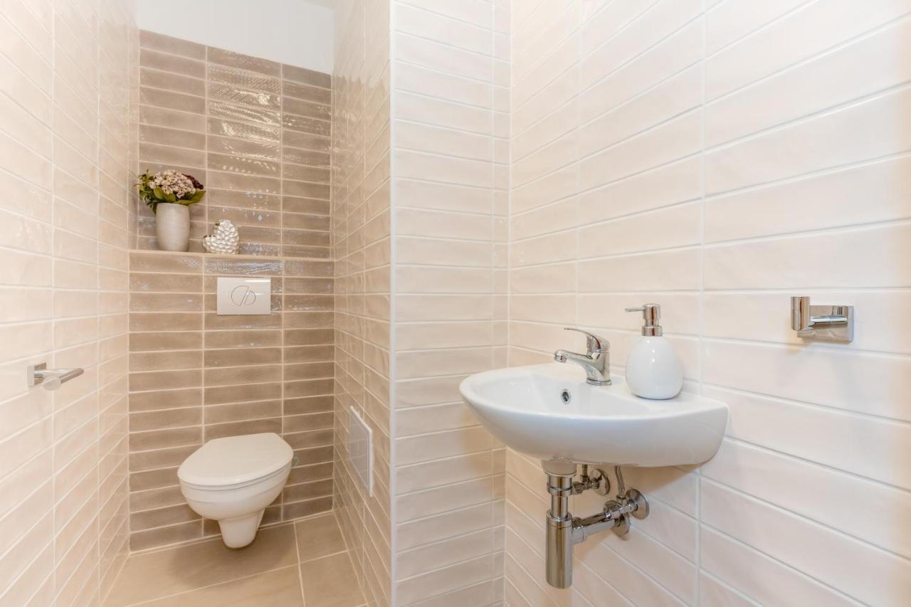 Apartmany Jedovary Trhové Sviny Exteriör bild
